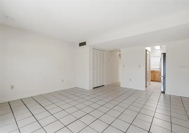 Photo 3 of Condo for sale at 1920 E Edgewood Dr #E4, Lakeland, FL 33803 | MLS# L4965749 | Listing updated on 2026-10-22