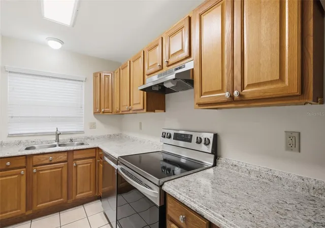 Photo 4 of Condo for sale at 1920 E Edgewood Dr #E4, Lakeland, FL 33803 | MLS# L4965749 | Listing updated on 2026-10-22