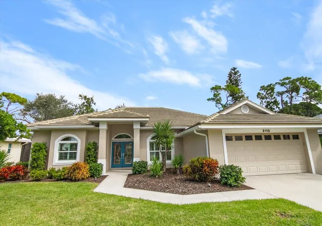 Photo 3 of Single family home for sale at 2110 Tocobaga Ln, Nokomis, FL 34275 | MLS# A4709425 | Listing updated on 2026-10-31