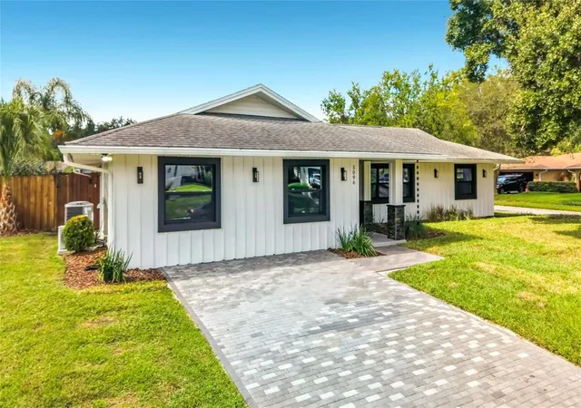 Photo 2 of Single family home for sale at 5096 The Oaks Cir, Orlando, FL 32809 | MLS# O6449546 | Listing updated on 2026-10-26