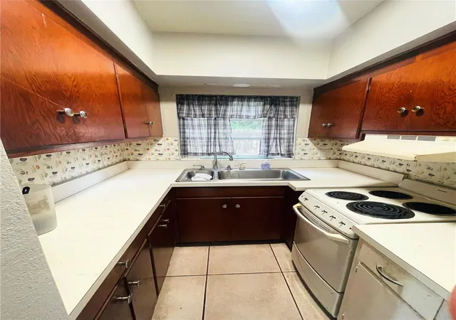 Photo 3 of Single family home for sale at 610 Massachusetts Ave, Saint Cloud, FL 34769 | MLS# S5159445 | Listing updated on 2026-10-26