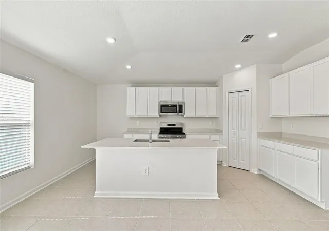 Photo 2 of Single family home for sale at 2007 Forage Dr, Kissimmee, FL 34746 | MLS# O6449550 | Listing updated on 2026-10-26