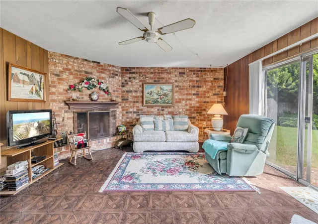 Photo 2 of Single family home for sale at 1160 Pineview Dr, Daytona Beach, FL 32117 | MLS# V4951803 | Listing updated on 2026-10-15