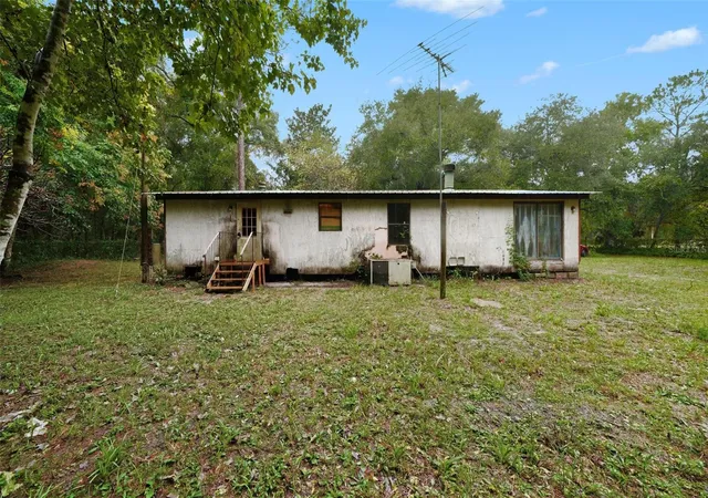 Photo 3 of Manufactured home for sale at 114 Shady Oak Dr, Satsuma, FL 32189 | MLS# TB8557670 | Listing updated on 2026-10-14