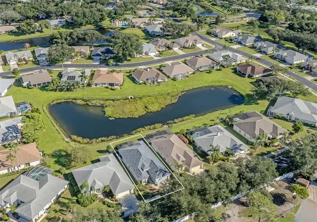 Photo 3 of Single family home for sale at 443 Bermuda Isles Cir, Venice, FL 34292 | MLS# N6146176 | Listing updated on 2026-10-21