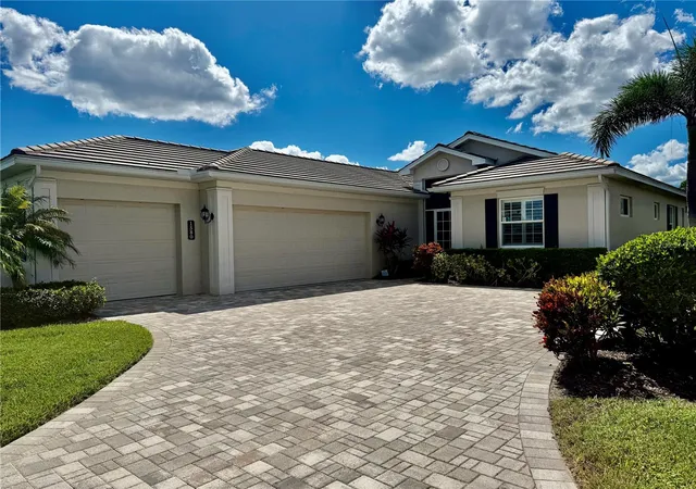 Photo 1 of Sale Pending at 1580 Lancashire Dr, Venice, FL 34293 | MLS# N6146177 | Listing updated on 2026-10-22