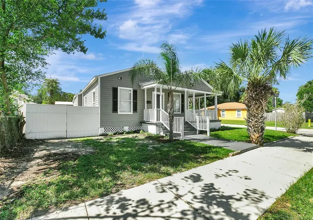 Photo 1 of Single family home for sale at 3812 N Tampa St, Tampa, FL 33603 | MLS# TB8557681 | Listing updated on 2026-10-14