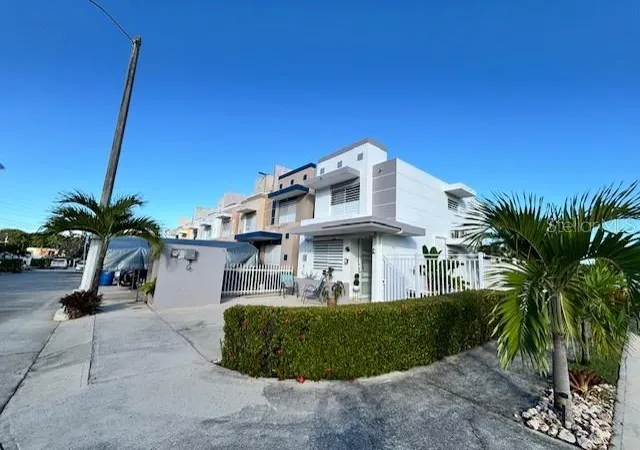 Photo 2 of Townhouse for sale at Ramal Carlos Figueroa Condo Portal De Cieba #26, Ceiba, PR 00735 | MLS# PR9124947 | Listing updated on 2026-10-14