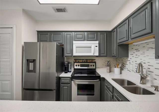 Photo 1 of Sale Pending at 1352 Casa Park Cir, Winter Springs, FL 32708 | MLS# O6449586 | Listing updated on 2026-10-18