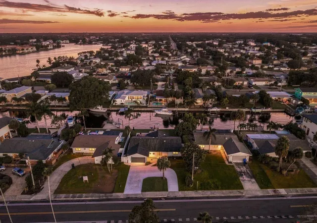 Photo 1 of Single family home for sale at 3932 Shore Acres Blvd NE, Saint Petersburg, FL 33703 | MLS# TB8557690 | Listing updated on 2026-10-17