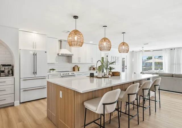 Photo 3 of Single family home for sale at 3932 Shore Acres Blvd NE, Saint Petersburg, FL 33703 | MLS# TB8557690 | Listing updated on 2026-10-17
