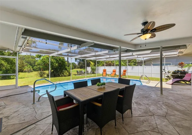Photo 2 of Single family home for sale at 9542 Oakhurst Rd, Seminole, FL 33776 | MLS# TB8557695 | Listing updated on 2026-10-21