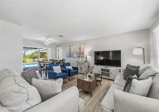 Photo 3 of Single family home for sale at 9542 Oakhurst Rd, Seminole, FL 33776 | MLS# TB8557695 | Listing updated on 2026-10-21