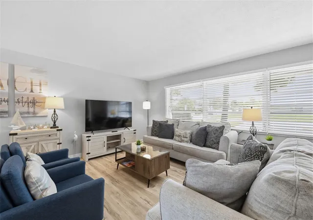 Photo 4 of Single family home for sale at 9542 Oakhurst Rd, Seminole, FL 33776 | MLS# TB8557695 | Listing updated on 2026-10-21