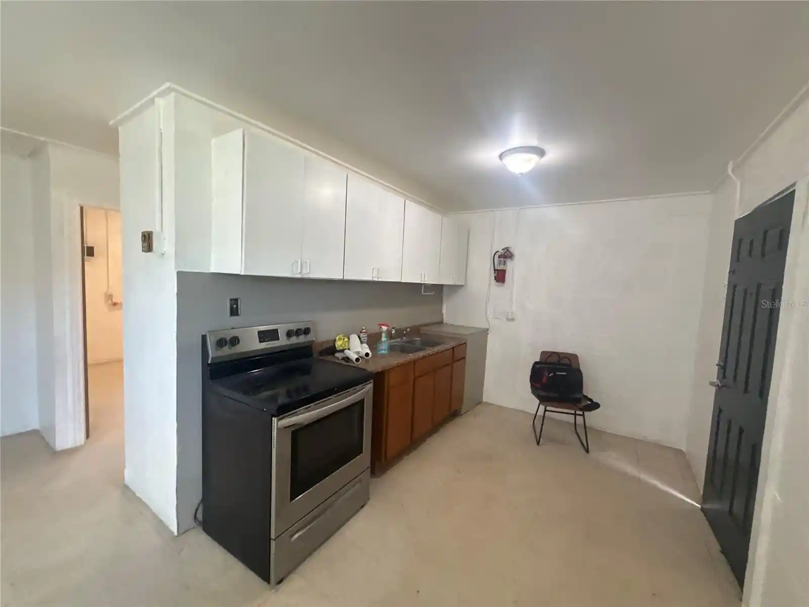 Listing Photo 2 - Condo for sale in 4420 N Clark Ave located at 4420 N Clark Ave, TAMPA, FL 33614 - Unit 4420 N Clark Ave