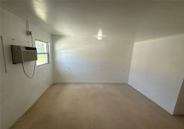 Listing Photo 3 - Condo for sale in building located at 4420 N Clark Ave, TAMPA, FL 33614