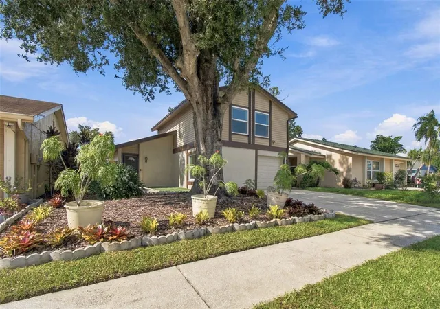 Photo 3 of Single family home for sale at 4830 Grv Point Dr, Tampa, FL 33624 | MLS# TB8557721 | Listing updated on 2026-10-25