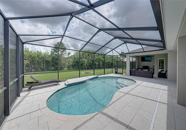 Photo 1 of Sale Pending at 6530 Emerald Woods Ln, Lakeland, FL 33813 | MLS# L4965757 | Listing updated on 2026-10-20