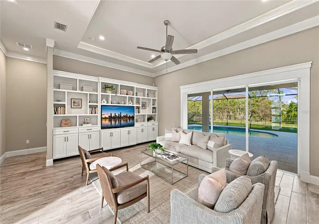 Photo 4 of Sale Pending at 6530 Emerald Woods Ln, Lakeland, FL 33813 | MLS# L4965757 | Listing updated on 2026-10-20