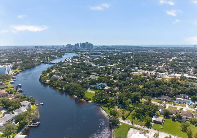 Photo 2 of Single family home for sale at 2108 W Cordelia St, Tampa, FL 33607 | MLS# TB8557735 | Listing updated on 2026-10-22