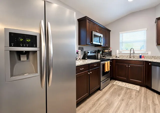Photo 4 of Single family home for sale at 708 SW 251st Way, Newberry, FL 32669 | MLS# GC544162 | Listing updated on 2026-10-15
