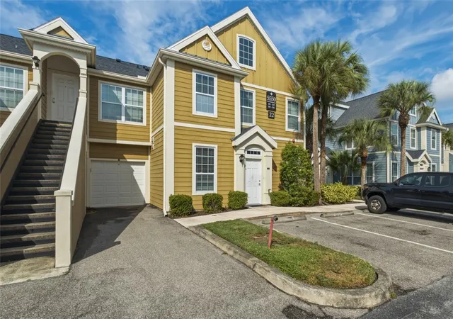 Photo 2 of Condo for sale at 5550 Rosehill Rd #102, Sarasota, FL 34233 | MLS# A4709459 | Listing updated on 2026-10-20