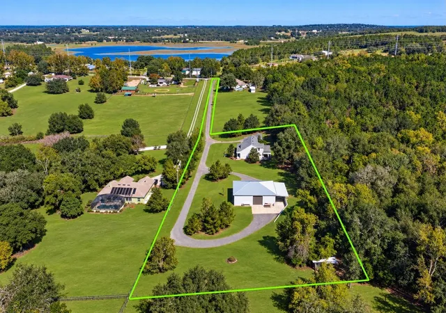 Photo 1 of Single family home for sale at 12512 Sullivan Rd, Clermont, FL 34715 | MLS# G5119022 | Listing updated on 2026-10-30