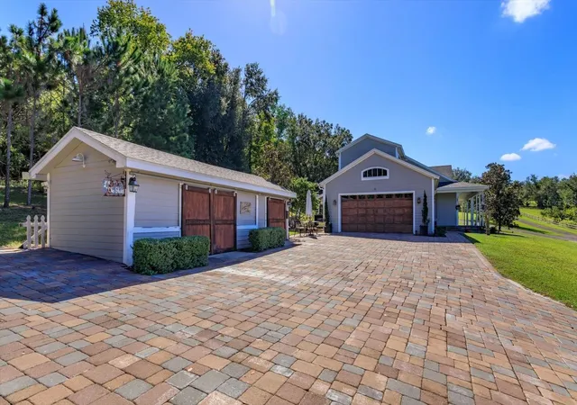 Photo 2 of Single family home for sale at 12512 Sullivan Rd, Clermont, FL 34715 | MLS# G5119022 | Listing updated on 2026-10-30