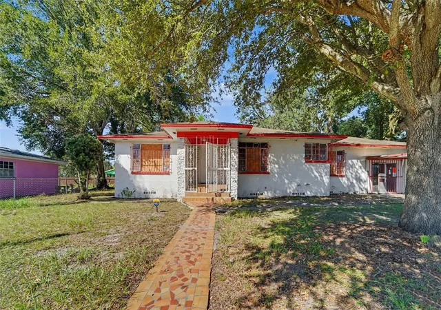 Photo 1 of Single family home for sale at 504 E Emily St, Tampa, FL 33603 | MLS# TB8557752 | Listing updated on 2026-10-21