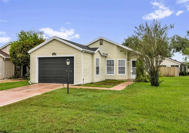 Photo 2 of Single family home for sale at 25345 Green Heron Dr, Leesburg, FL 34748 | MLS# O6449631 | Listing updated on 2026-10-15