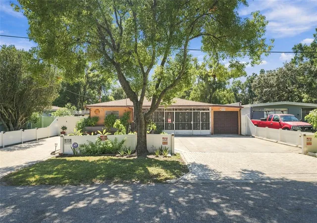 Photo 2 of Single family home for sale at 1508 W Knollwood St, Tampa, FL 33604 | MLS# TB8557754 | Listing updated on 2026-10-22