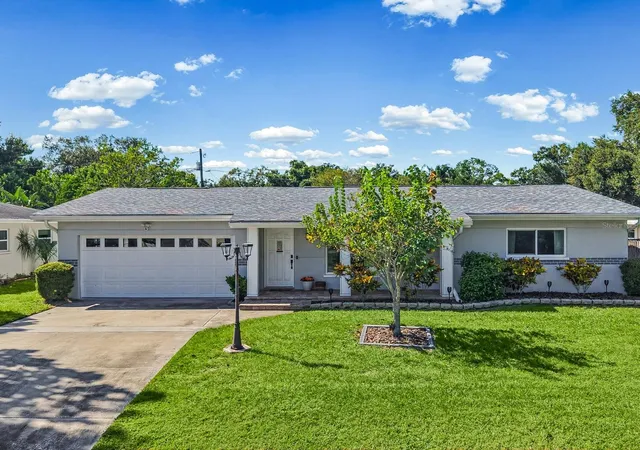 Photo 2 of Single family home for sale at 1610 Evergreen Ave S, Clearwater, FL 33756 | MLS# TB8557755 | Listing updated on 2026-10-22