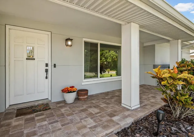 Photo 3 of Single family home for sale at 1610 Evergreen Ave S, Clearwater, FL 33756 | MLS# TB8557755 | Listing updated on 2026-10-22