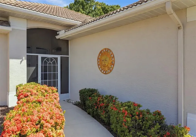 Photo 4 of Single family home for sale at 687 Lakescene Dr, Venice, FL 34293 | MLS# N6146179 | Listing updated on 2026-10-20