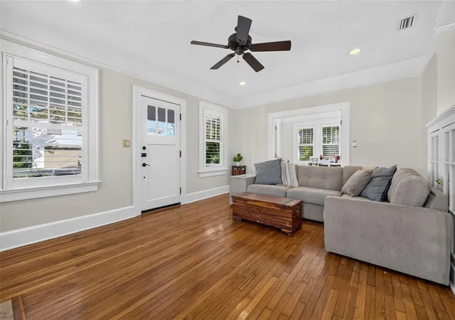 Photo 4 of Single family home for sale at 2804 W Angeles St, Tampa, FL 33629 | MLS# TB8557768 | Listing updated on 2026-10-19