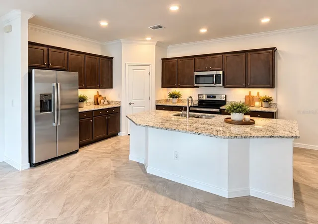 Photo 4 of Single family home for sale at 24213 Spartina Dr, Venice, FL 34293 | MLS# C7531993 | Listing updated on 2026-10-22