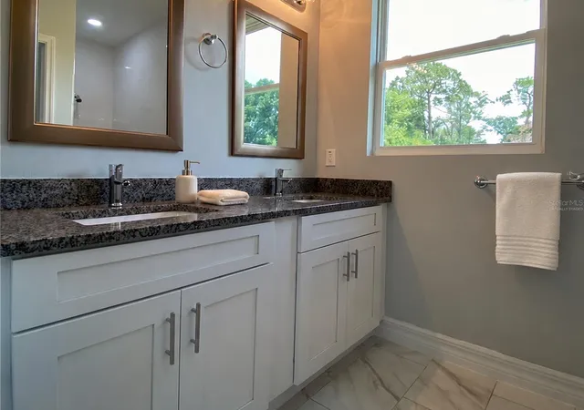 Photo 4 of Single family home for sale at 853 Trina Ln, Lakeland, FL 33809 | MLS# S5159468 | Listing updated on 2026-10-15