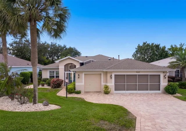 Photo 3 of Single family home for sale at 21411 Royal Troon Dr, Leesburg, FL 34748 | MLS# G5119027 | Listing updated on 2026-10-17