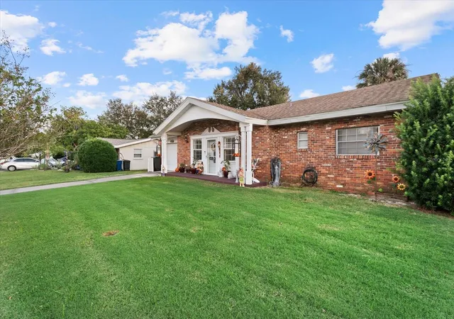 Photo 1 of Single family home for sale at 2212 Clark Ave, Bradenton, FL 34207 | MLS# A4709474 | Listing updated on 2026-10-22