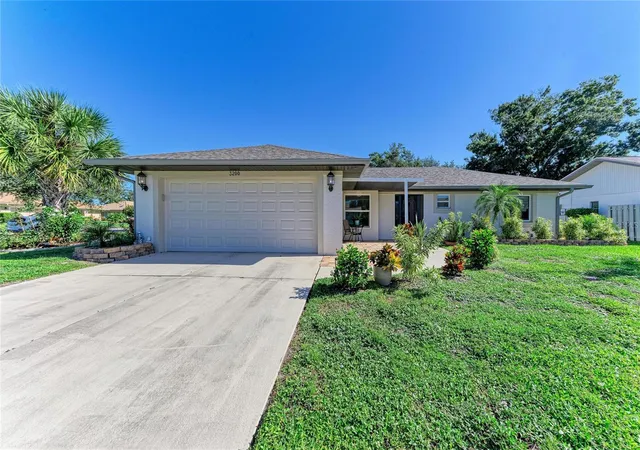 Photo 3 of Single family home for sale at 3200 Meadow Run Dr, Venice, FL 34293 | MLS# N6146184 | Listing updated on 2026-10-22