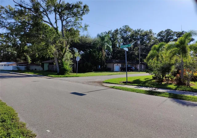 Photo 3 of Single family home for sale at 504 W Curtis St, Tampa, FL 33603 | MLS# O6449685 | Listing updated on 2026-10-15