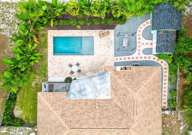 Photo 1 of Single family home for sale at 4400 Columbus Way S, Saint Petersburg, FL 33712 | MLS# TB8557808 | Listing updated on 2026-10-29