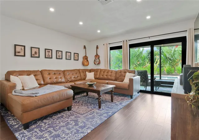 Photo 2 of Single family home for sale at 4400 Columbus Way S, Saint Petersburg, FL 33712 | MLS# TB8557808 | Listing updated on 2026-10-29