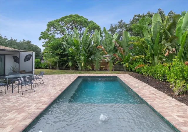 Photo 4 of Single family home for sale at 4400 Columbus Way S, Saint Petersburg, FL 33712 | MLS# TB8557808 | Listing updated on 2026-10-29