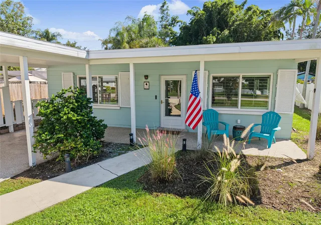 Single family home for sale at 210 Briggs Ct, SARASOTA, FL 34237 | MLS# A4709481