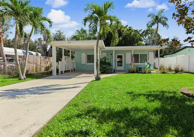 Photo 1 of Single family home for sale at 210 Briggs Ct, Sarasota, FL 34237 | MLS# A4709481 | Listing updated on 2026-10-22
