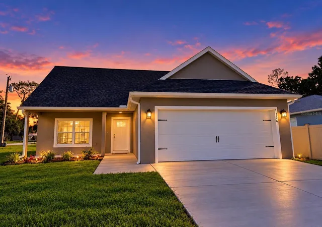 Single family home for sale at 1336 Dean Ave, EUSTIS, FL 32726 | MLS# G5119039