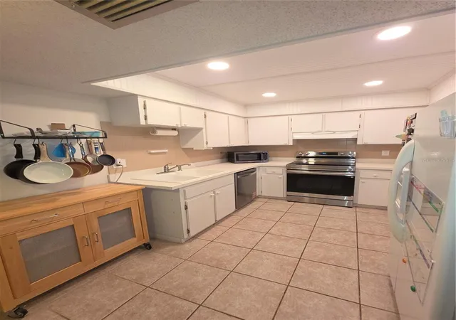Photo 2 of Condo for sale at 2101 Sunset Point Rd #2603, Clearwater, FL 33765 | MLS# W7890298 | Listing updated on 2026-10-14