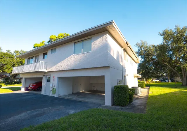 Listing Photo 4 - Condo for sale in building located at 1828 Bough Ave, CLEARWATER, FL 33760 - Unit #3