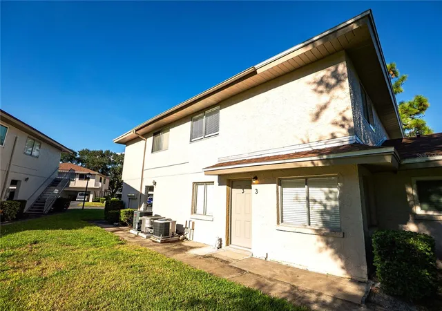 Listing Photo 5 - Condo for sale in building located at 1828 Bough Ave, CLEARWATER, FL 33760 - Unit #3